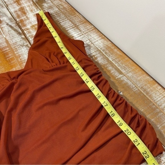 Anthropologie Ruched v neck sleeveless top Size S Color Rust - Picture 7 of 8